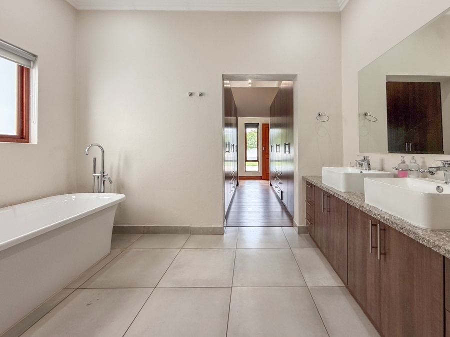 4 Bedroom Property for Sale in The Islands Estates North West